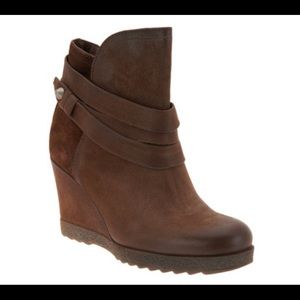 New Miz Mooz Narcissa Leather Wedge Ankle Boots.